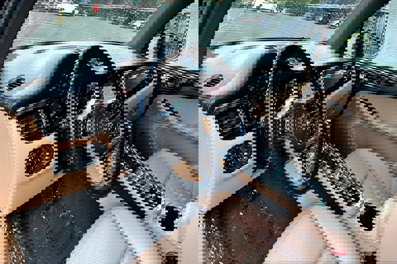 Used 2021 Porsche Macan image 12