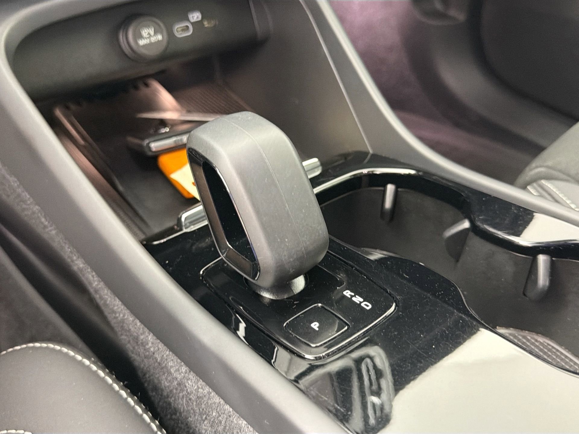 Certified 2023 Volvo C40 P8 Recharge Ultimate w/ Protection Package Premier AWD/4WD image 17