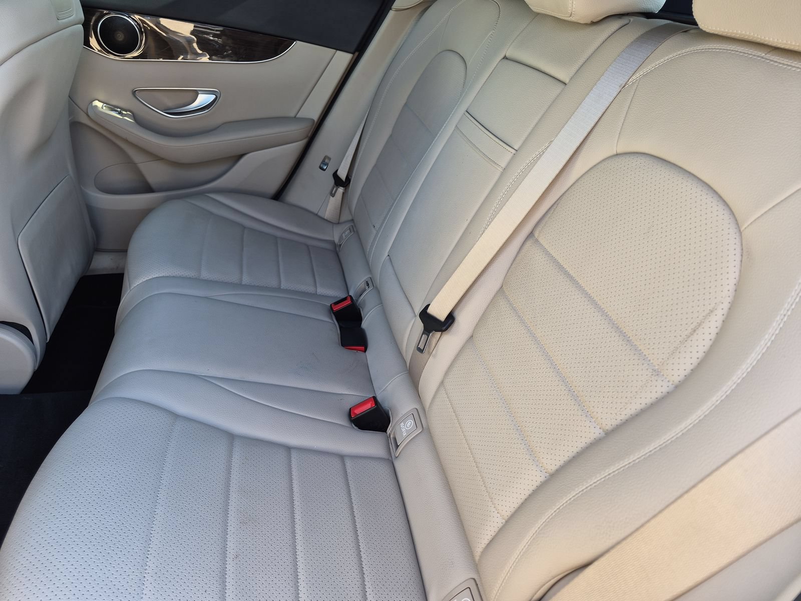 Used 2018 Mercedes-Benz GLC 300 4MATIC image 17