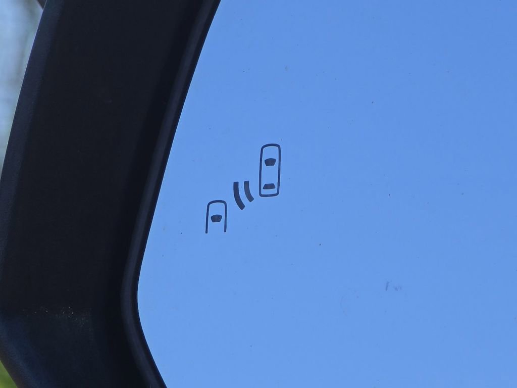 Used 2019 Toyota Highlander XLE AWD/4WD image 8