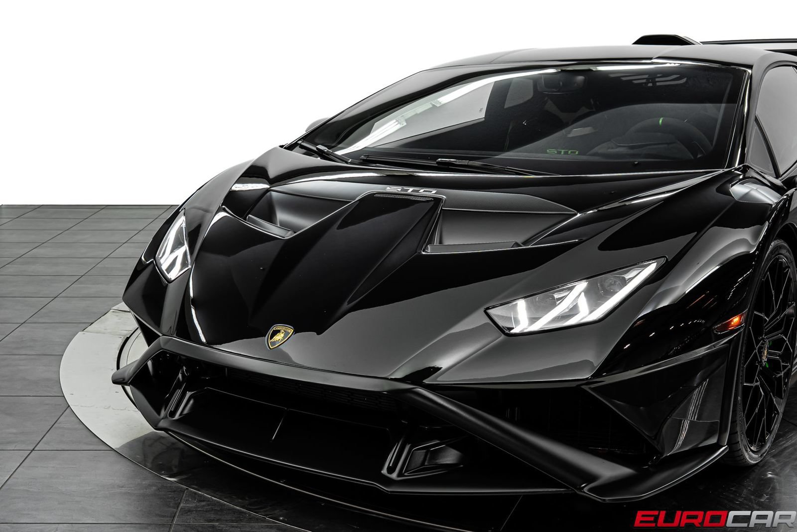 Used 2022 Lamborghini Huracan STO RWD image 13