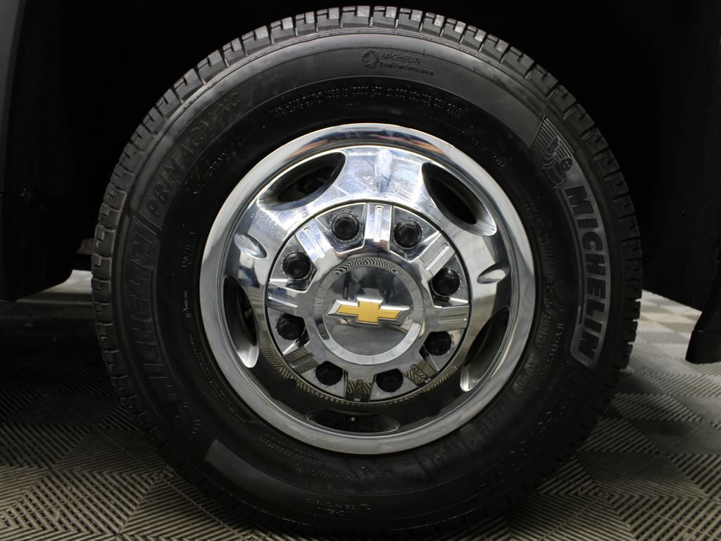 Used 2024 Chevrolet Silverado 3500 LTZ w/ LTZ Convenience Package AWD/4WD image 13