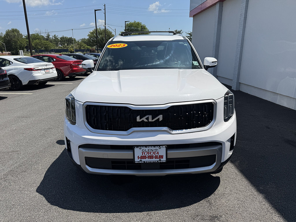 Used 2023 Kia Telluride EX w/ EX Captain's Chair Package AWD/4WD image 3