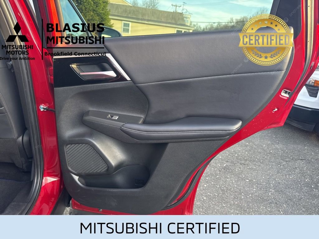Used 2023 Mitsubishi Outlander 4WD Plug-In Hybrid image 36