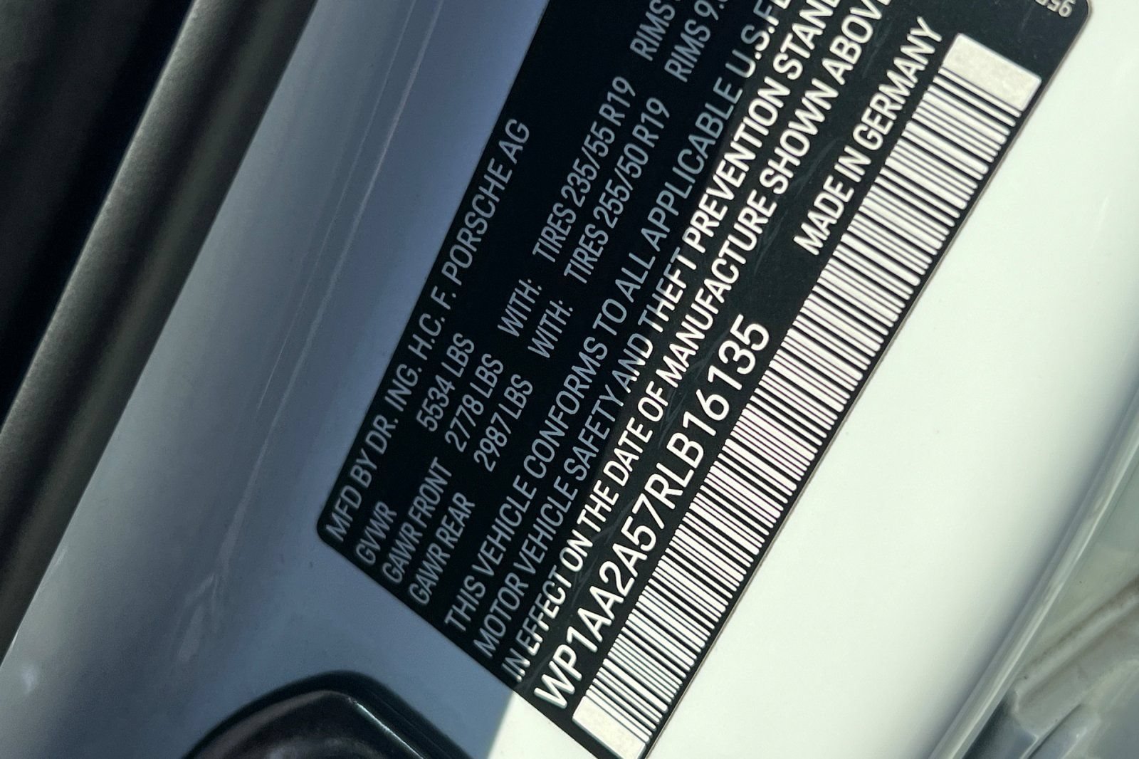 Used 2024 Porsche Macan AWD/4WD image 53
