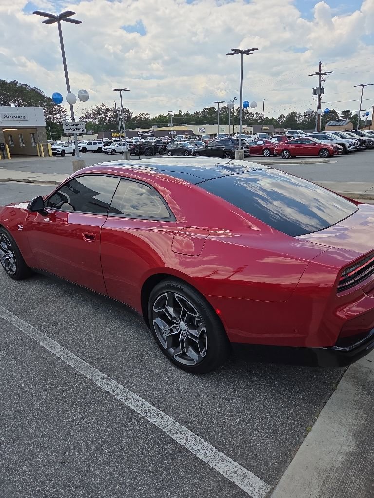 Used 2024 Dodge Charger Daytona R/T w/ Plus Group AWD/4WD image 4