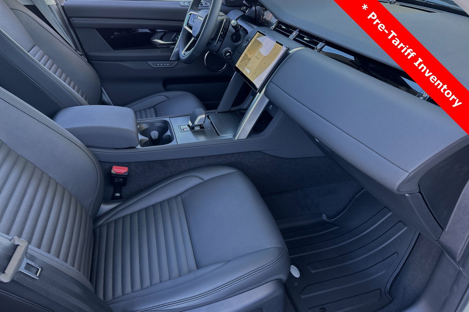 Used 2024 Land Rover Discovery Sport S image 14