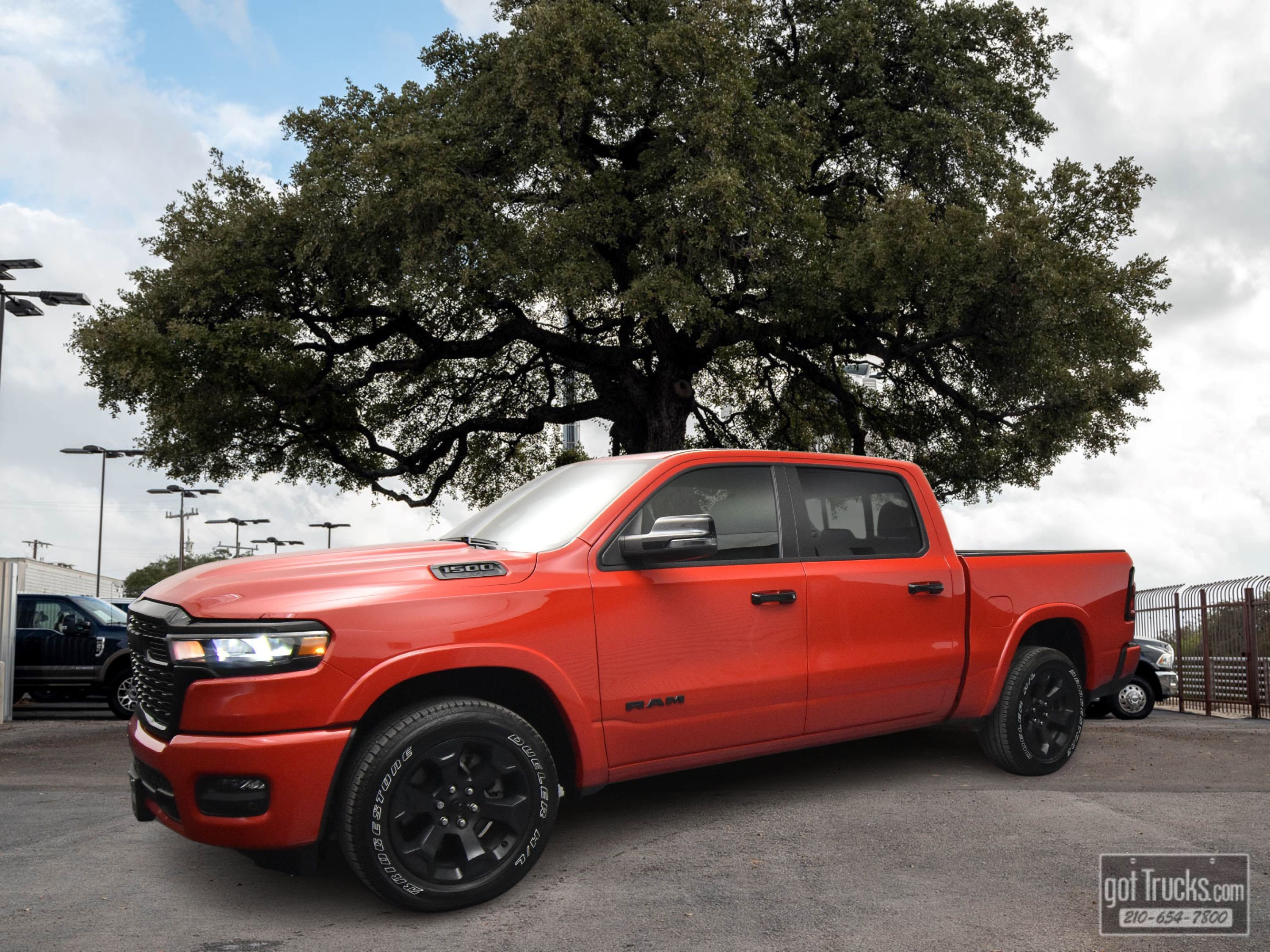 Used 2025 RAM 1500 Lone Star AWD/4WD image 1