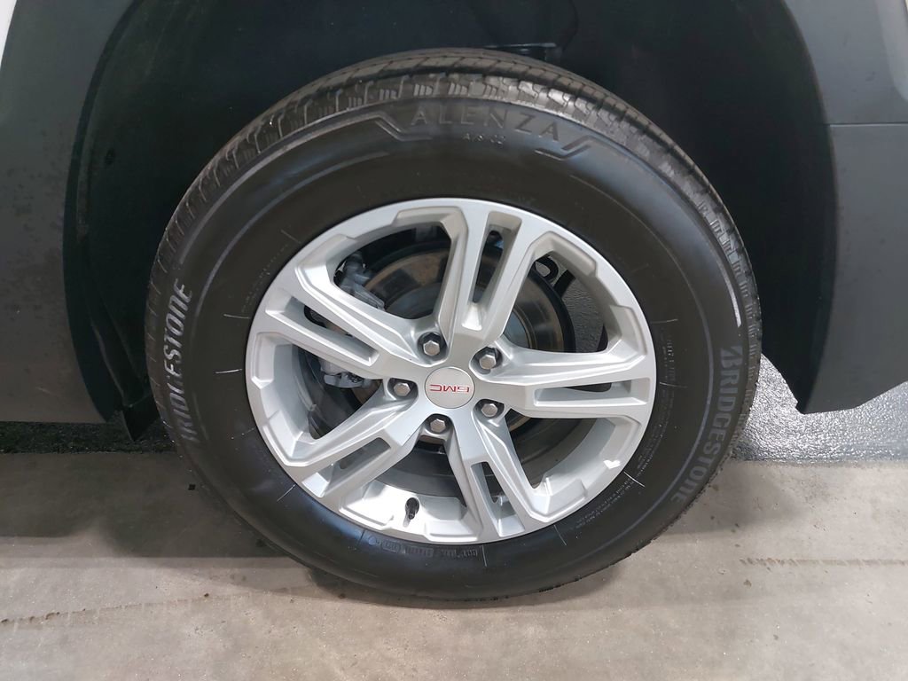 Used 2023 GMC Terrain SLE w/ Driver Convenience Package image 32