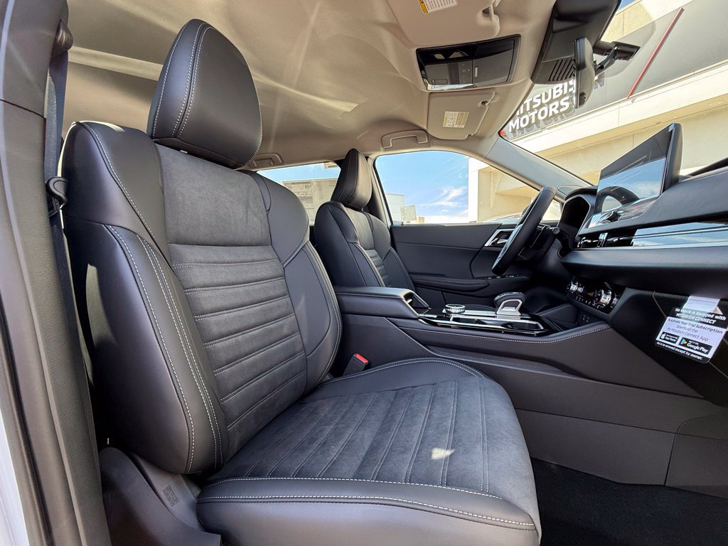 New 2026 Mitsubishi Outlander SE FWD image 17
