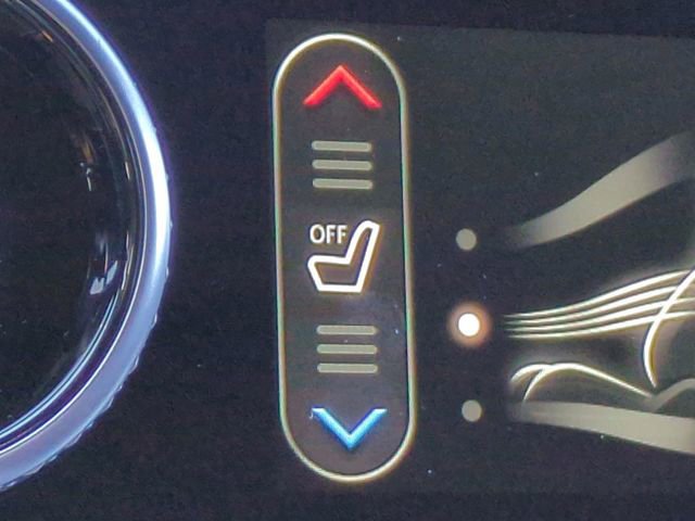 Certified 2025 Genesis GV70 2.5T w/ Sport Prestige Package image 18