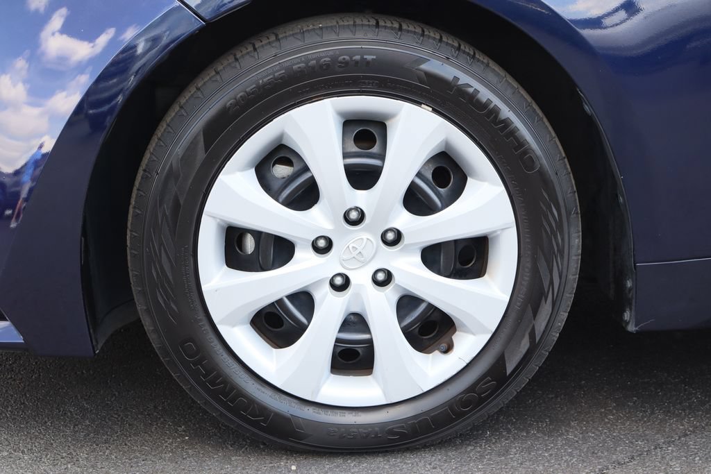 Used 2024 Toyota Corolla LE FWD image 29