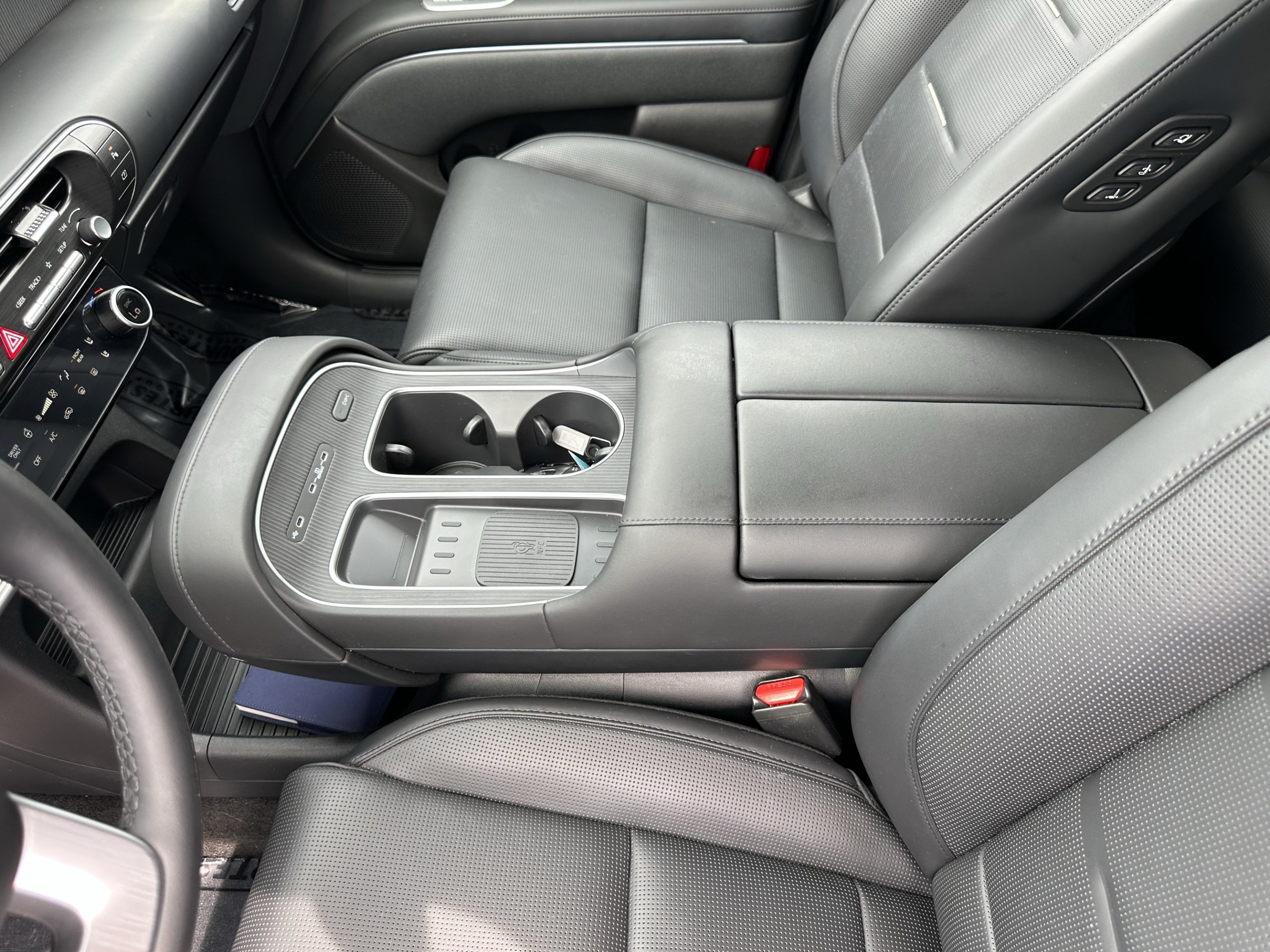 Certified 2026 Hyundai Palisade Calligraphy FWD image 22