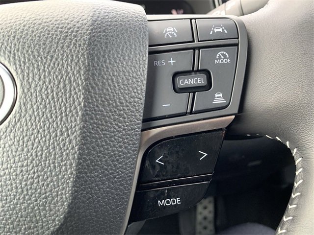 Used 2025 Toyota Camry SE image 28