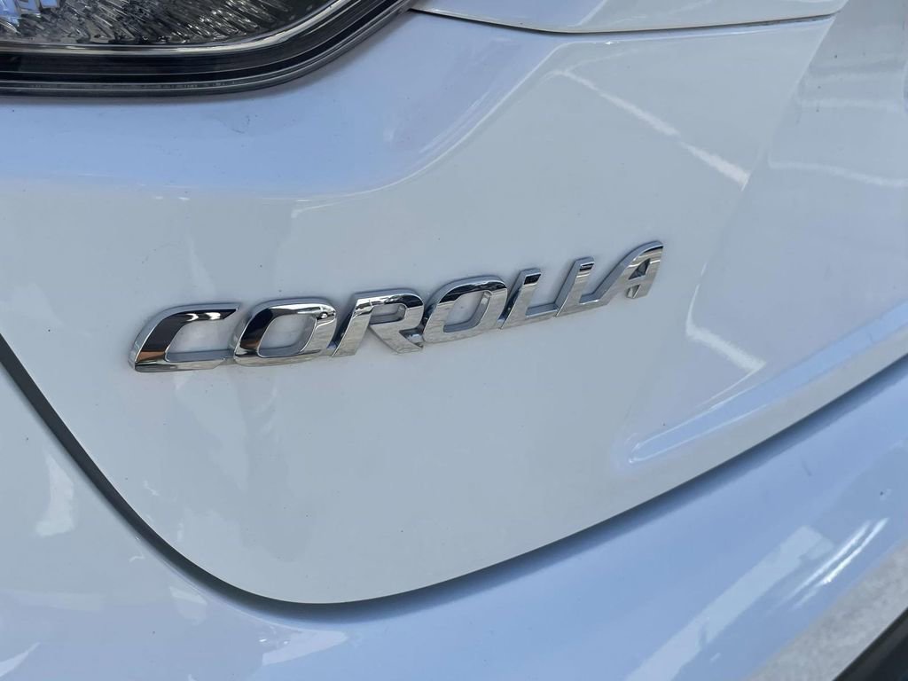 Used 2025 Toyota Corolla LE image 21