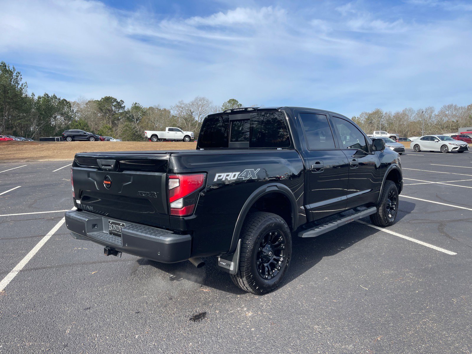 Used 2021 Nissan Titan PRO-4X w/ Pro-4x Convenience Package image 17