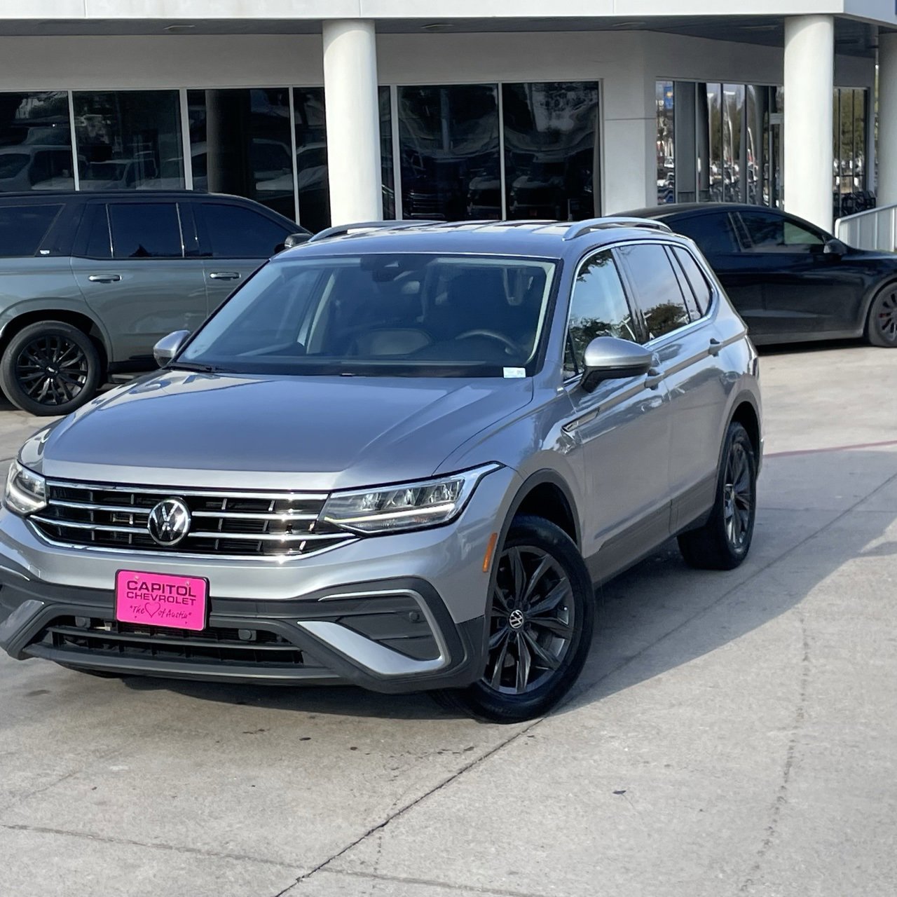 Used 2024 Volkswagen Tiguan SE image 9