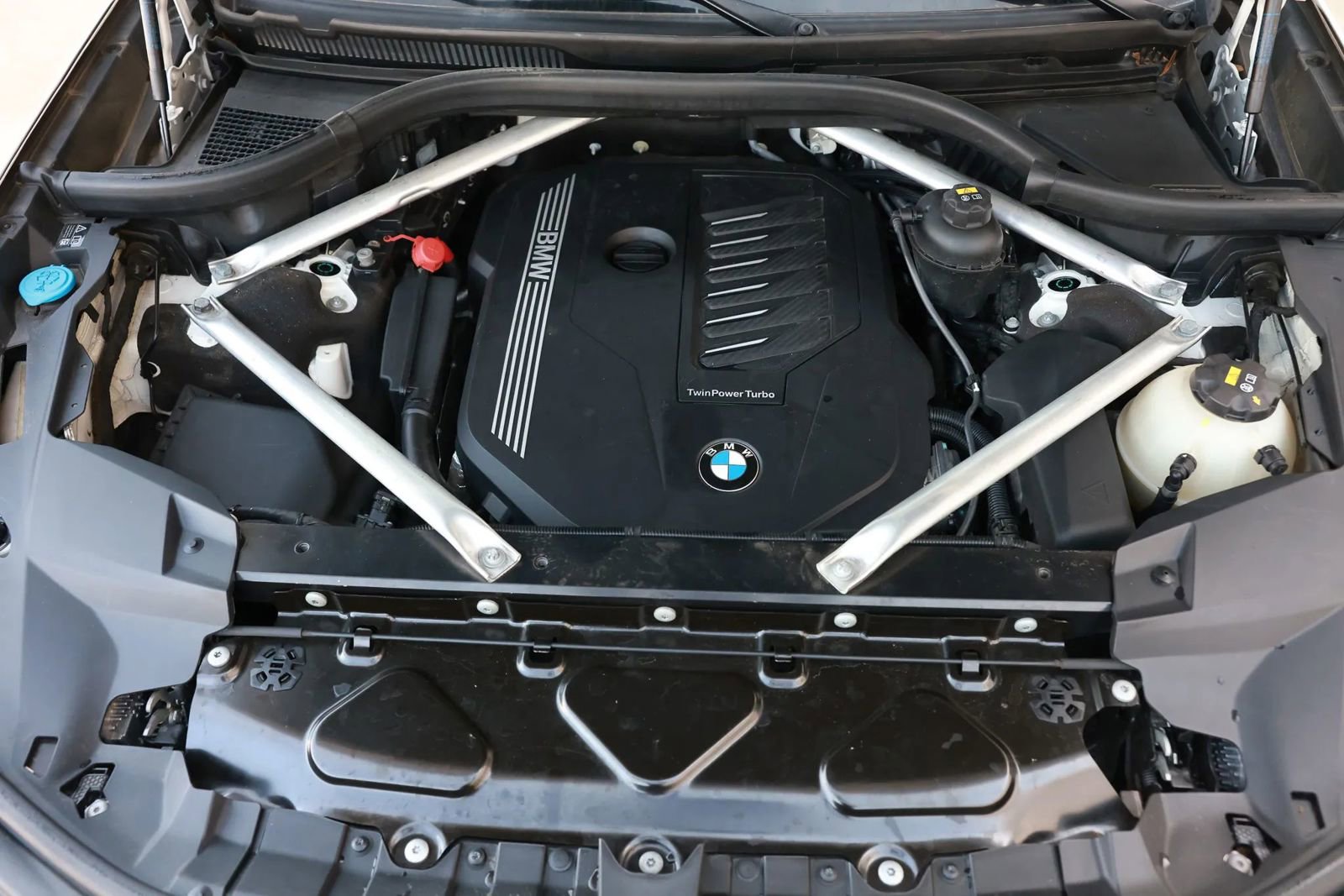 Used 2020 BMW X7 xDrive40i w/ Cold Weather Package image 27