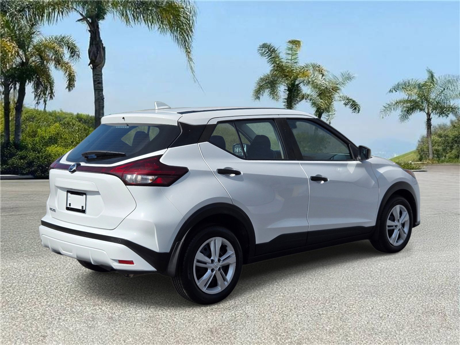 Used 2021 Nissan Kicks S FWD image 4