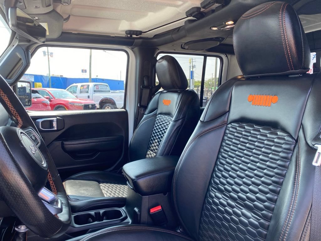 Used 2023 Jeep Gladiator Mojave w/ Cold Weather Group AWD/4WD image 9