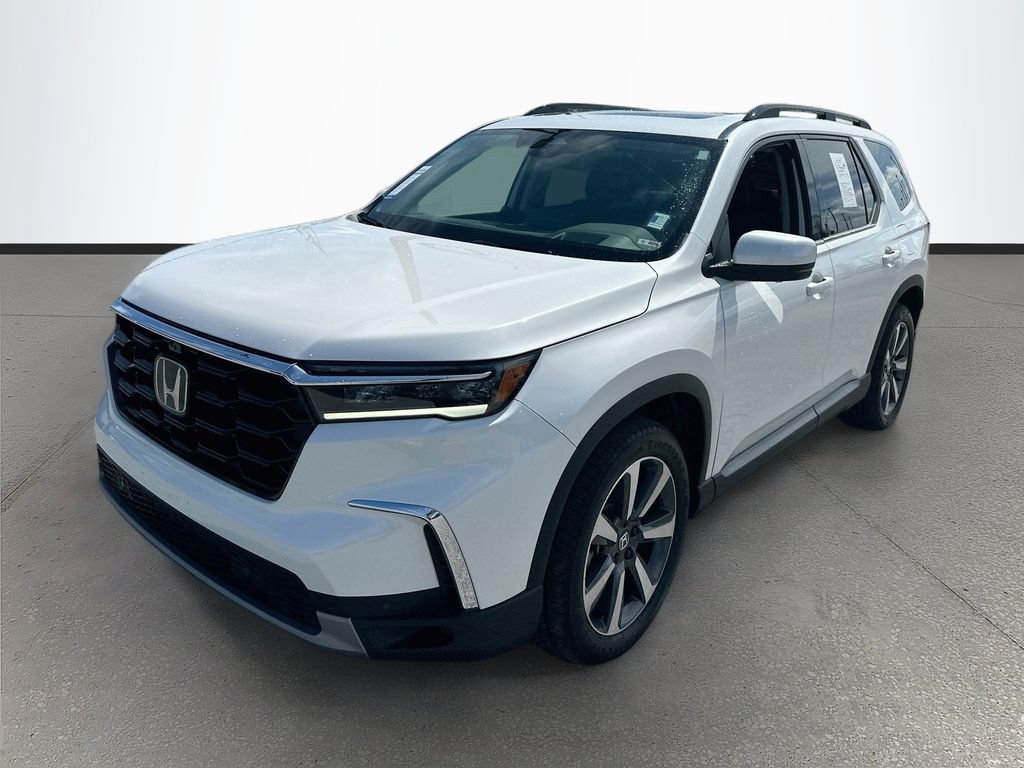 Used 2025 Honda Pilot Elite image 3