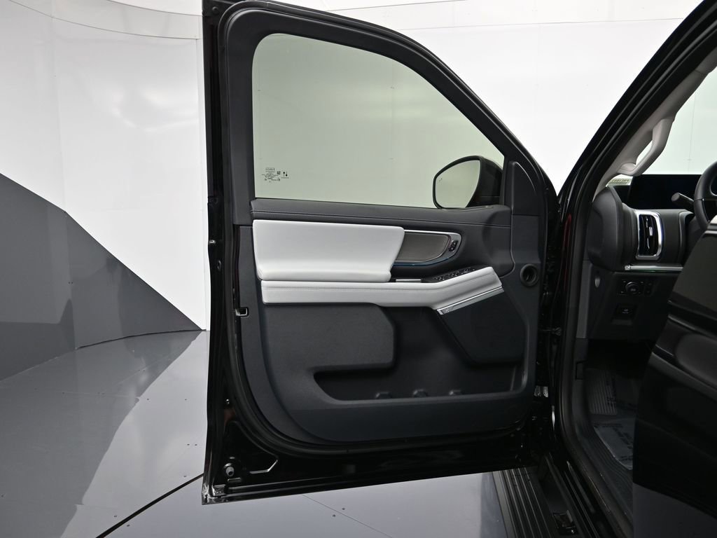 New 2026 Ford Expedition Platinum w/ Driver's Package AWD/4WD image 10