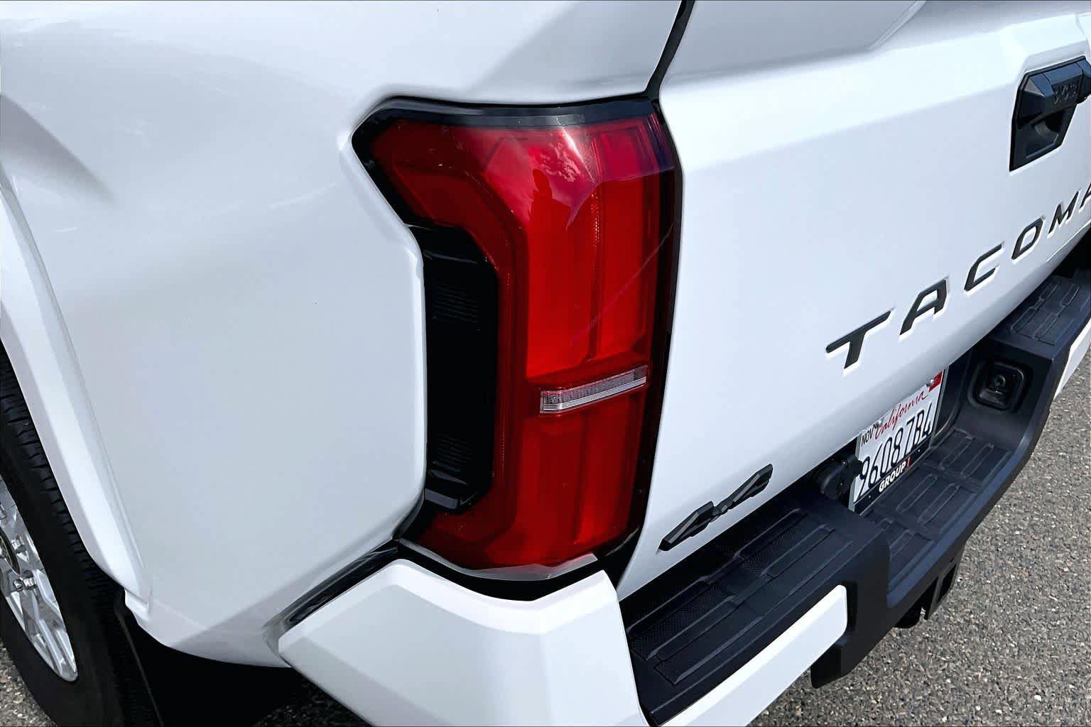 Used 2024 Toyota Tacoma SR5 AWD/4WD image 28