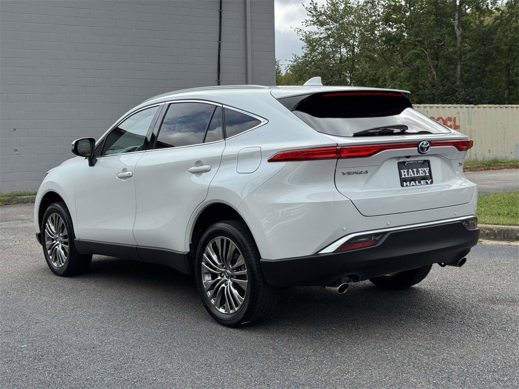Used 2024 Toyota Venza XLE image 22
