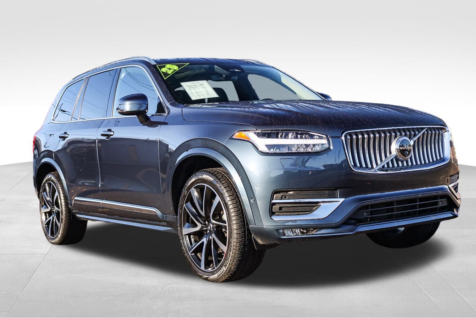 Used 2025 Volvo XC90 B5 Plus w/ Protection Package Premier image 3