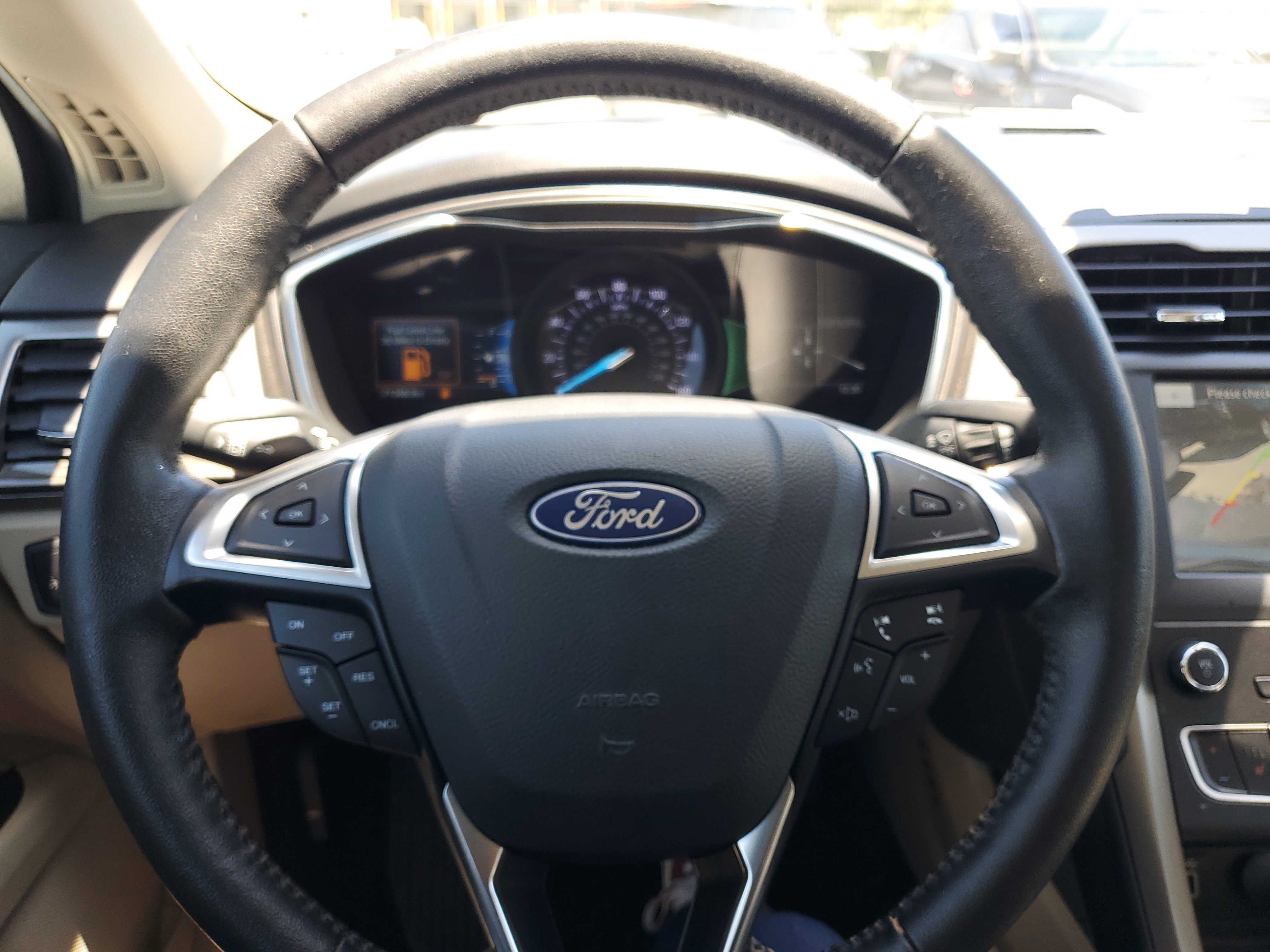 Used 2020 Ford Fusion SEL image 18