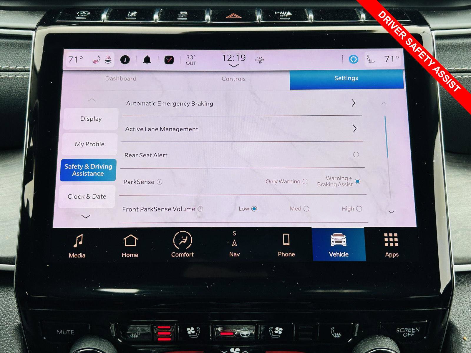 Used 2022 Jeep Grand Cherokee L Limited w/ Luxury Tech Group II image 11