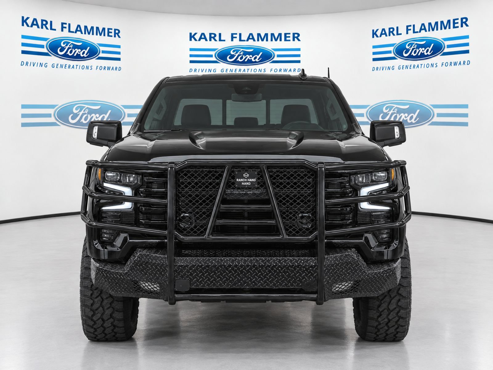 Used 2025 Chevrolet Silverado 1500 High Country w/ High Country Premium Package AWD/4WD image 8