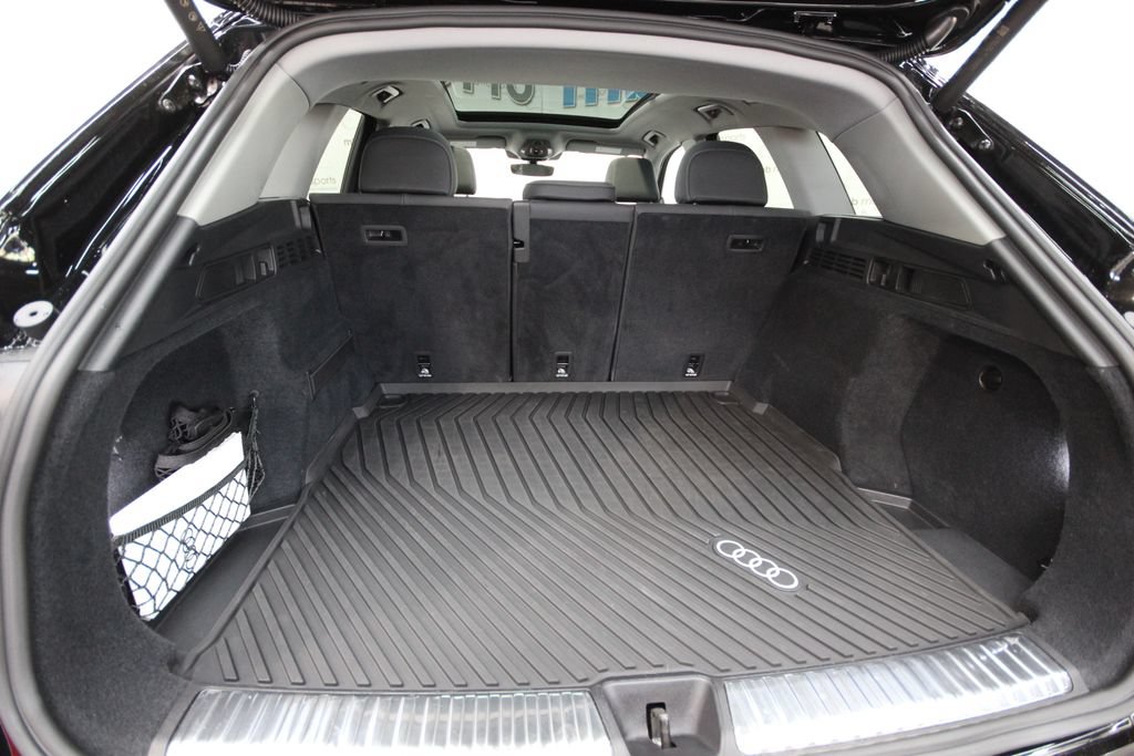 Used 2025 Audi Q5 Premium w/ Convenience Package AWD/4WD image 6