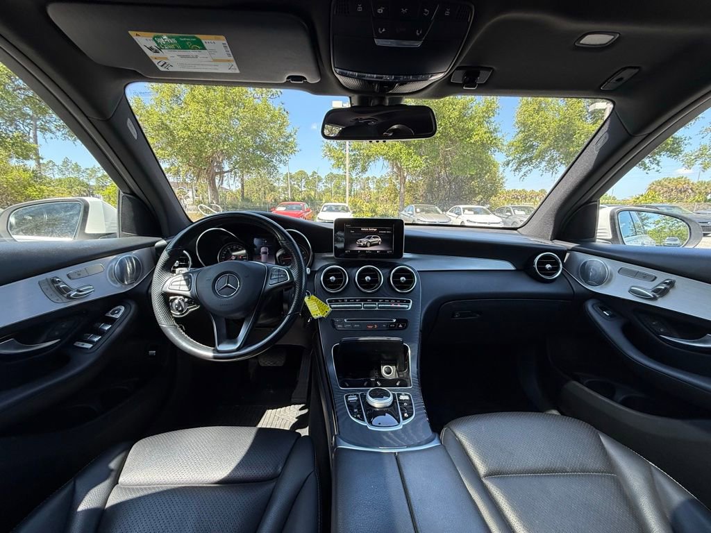 Used 2019 Mercedes-Benz GLC 300 4MATIC w/ Premium Package image 20