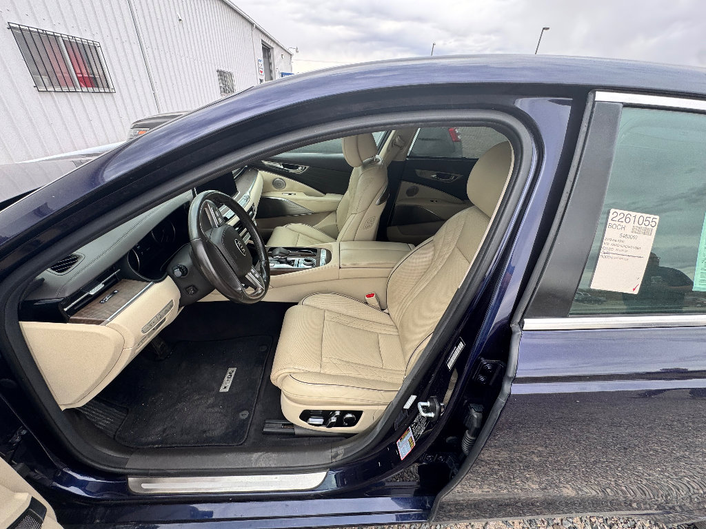Used 2019 Kia K900 Luxury image 7