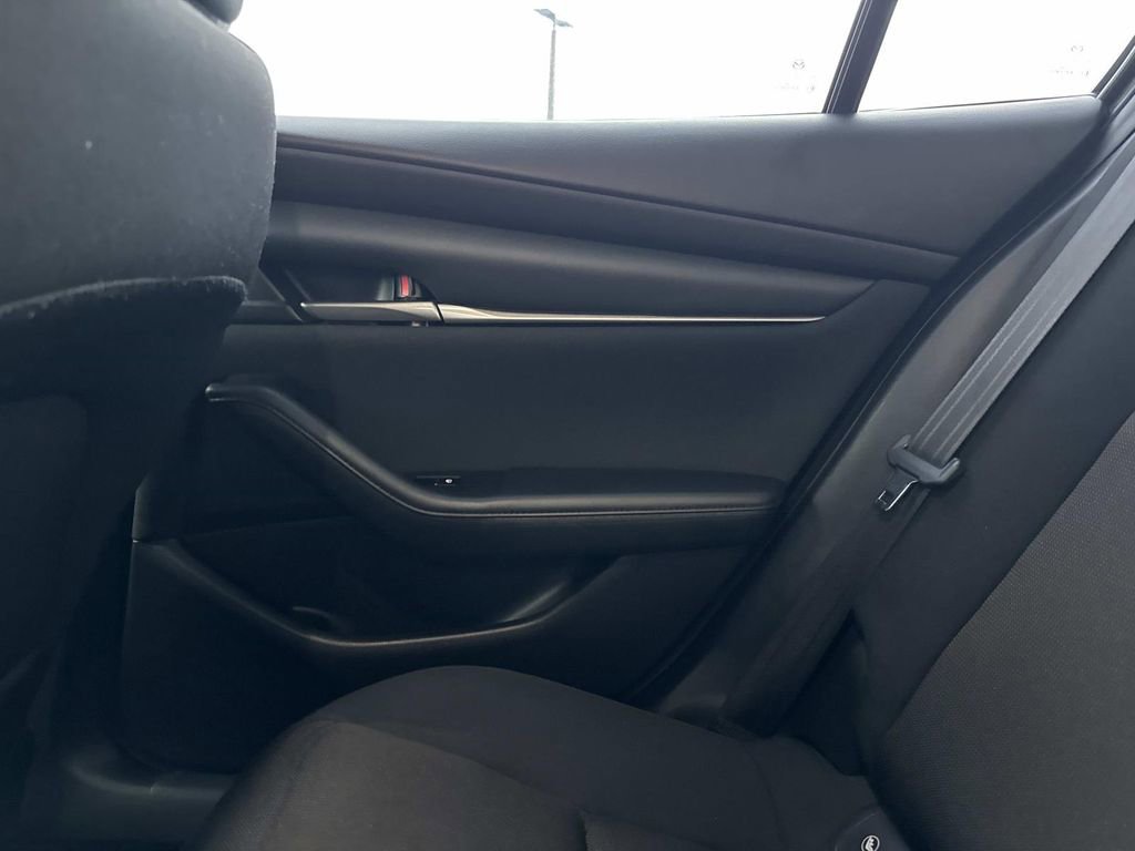 Used 2021 MAZDA MAZDA3 Sedan image 17