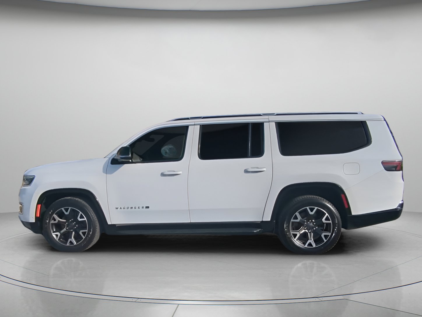 Used 2023 Jeep Wagoneer L Series III w/ Preferred Equipment Group image 17