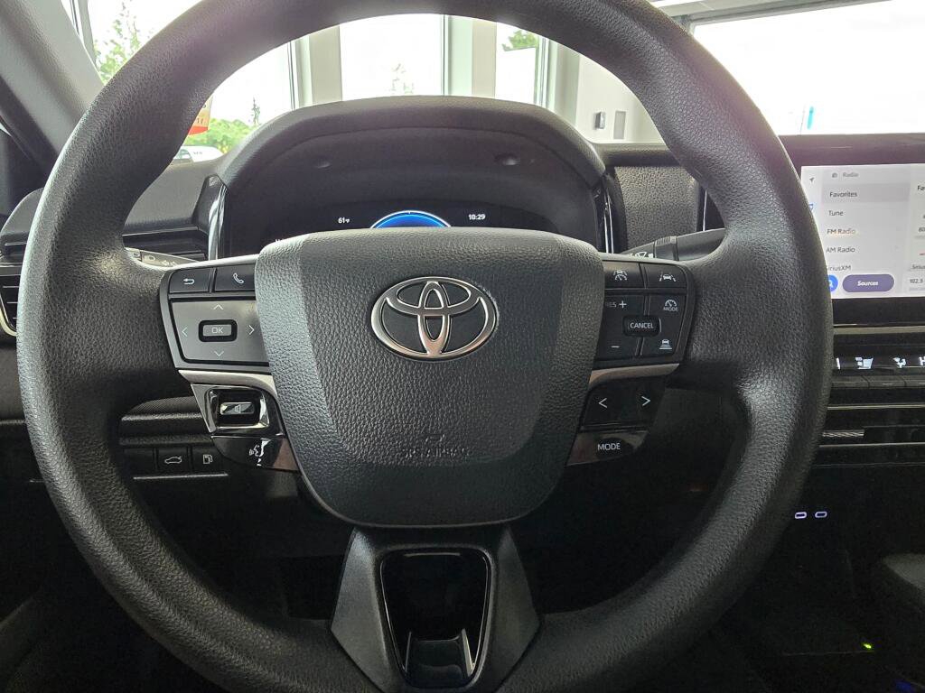 Used 2025 Toyota Camry LE FWD image 26