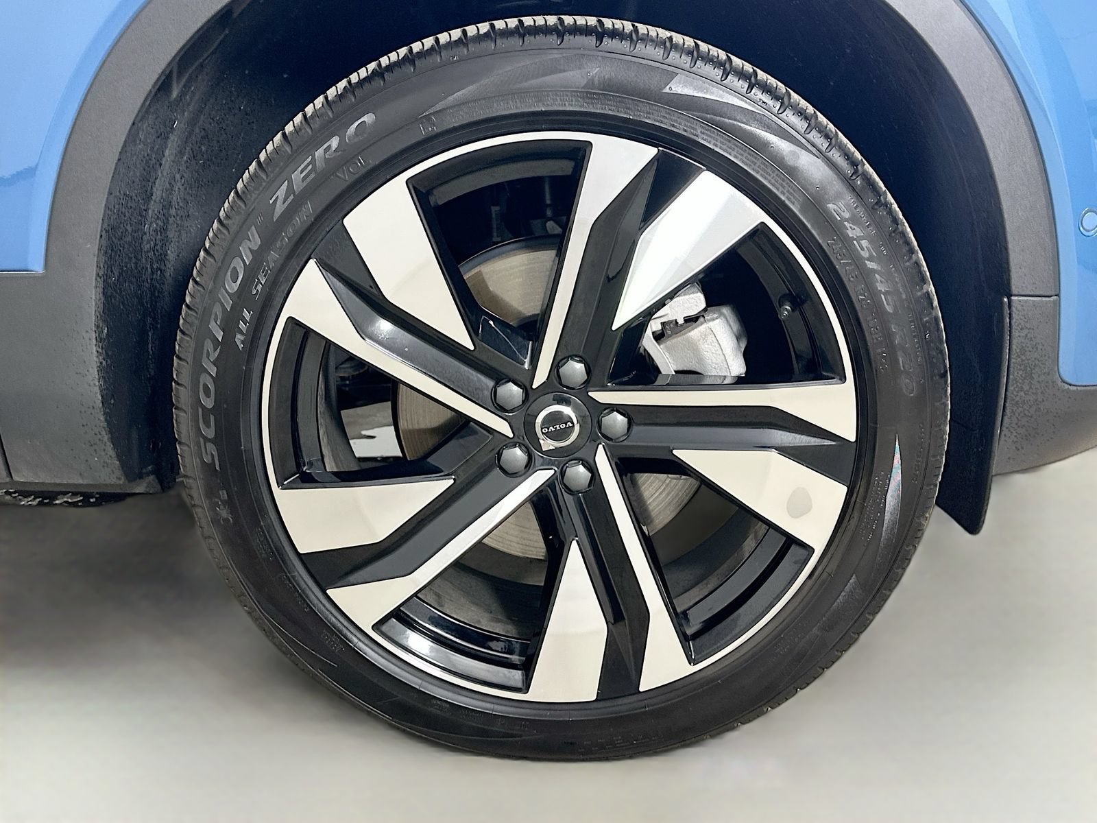 Used 2025 Volvo XC40 B5 Ultra w/ Climate Package AWD/4WD image 10