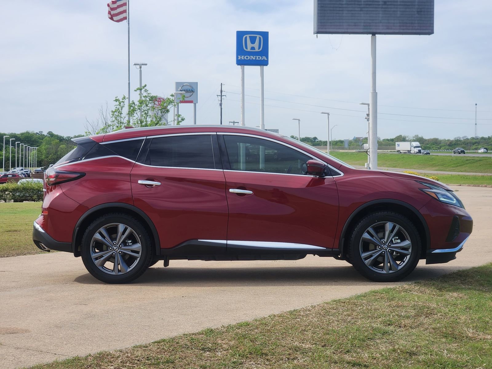 Used 2022 Nissan Murano Platinum w/ Cargo Package image 7
