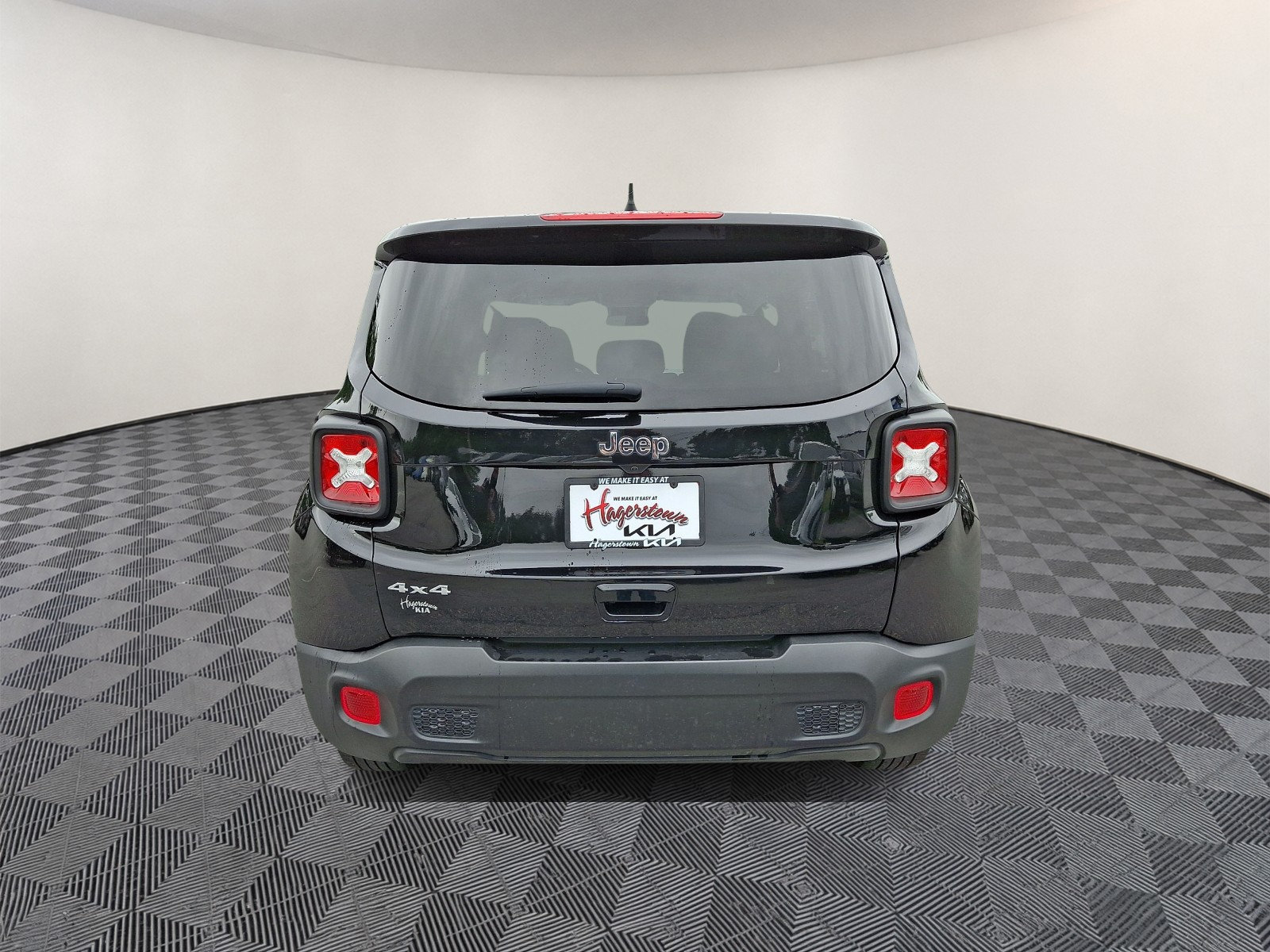 Used 2023 Jeep Renegade Latitude AWD/4WD image 5