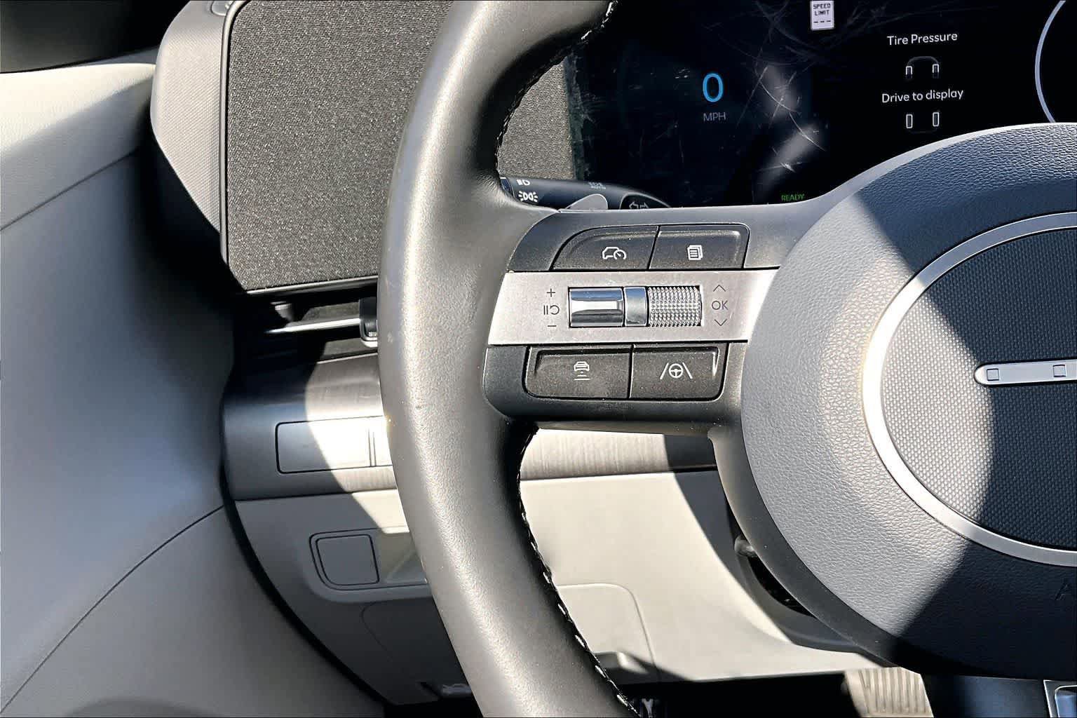 Used 2024 Hyundai Kona SEL FWD image 25