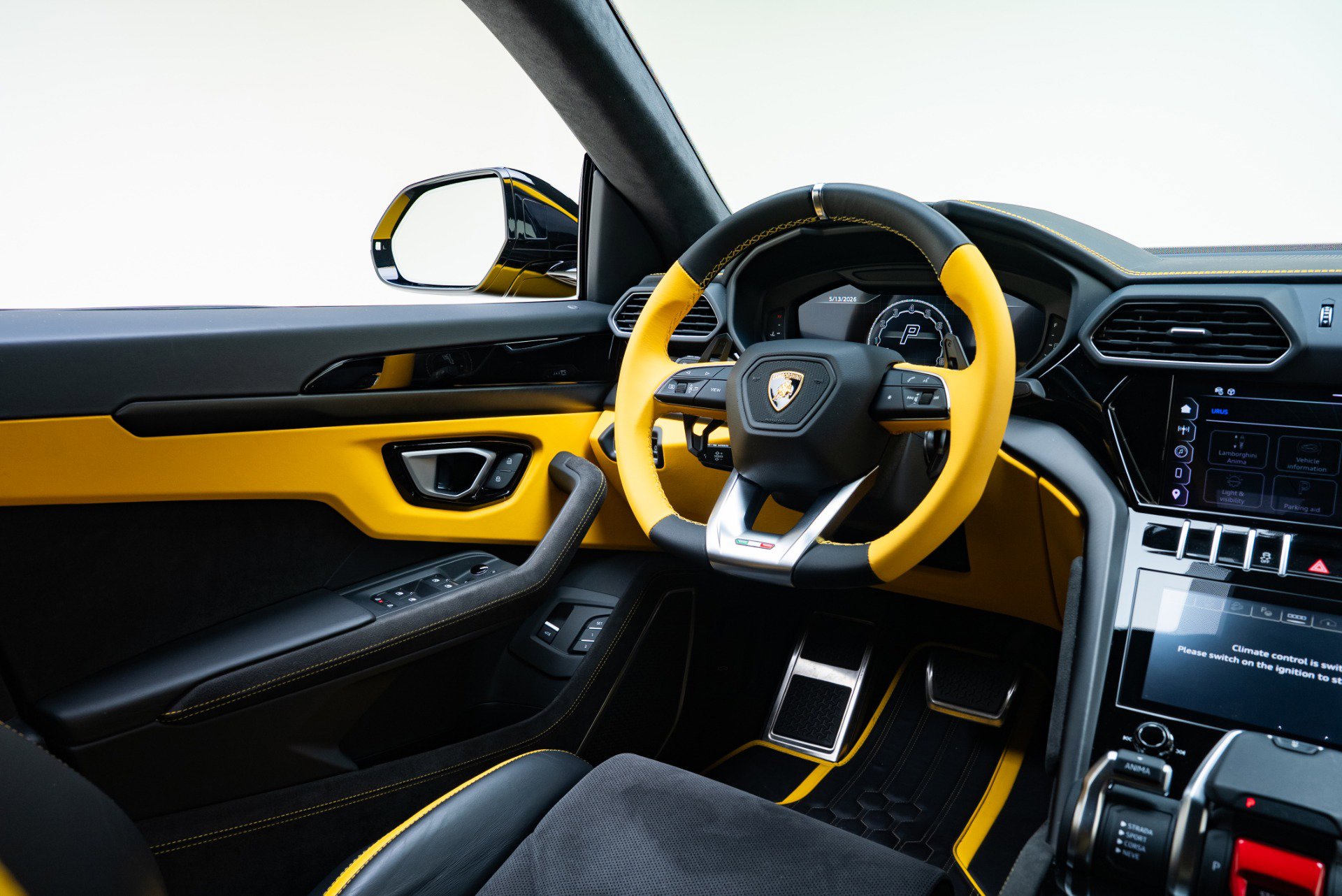 Used 2024 Lamborghini Urus S AWD/4WD image 37