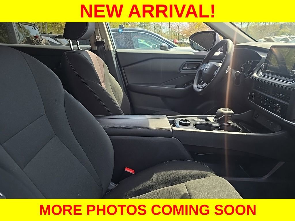 Used 2025 Nissan Rogue S AWD/4WD image 7