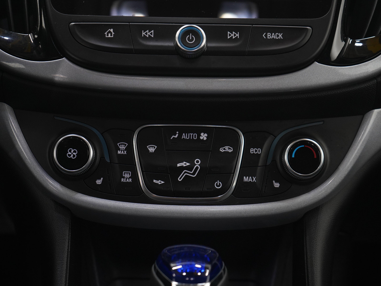 Used 2018 Chevrolet Volt LT w/ LT Driver Confidence Package FWD image 17