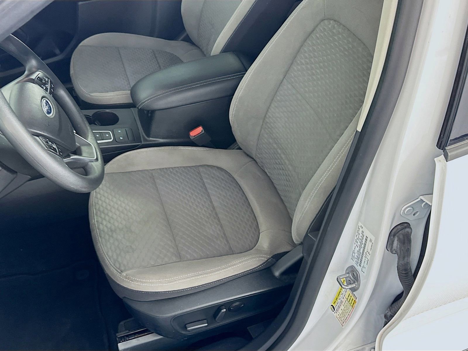 Used 2022 Ford Escape SE FWD image 18