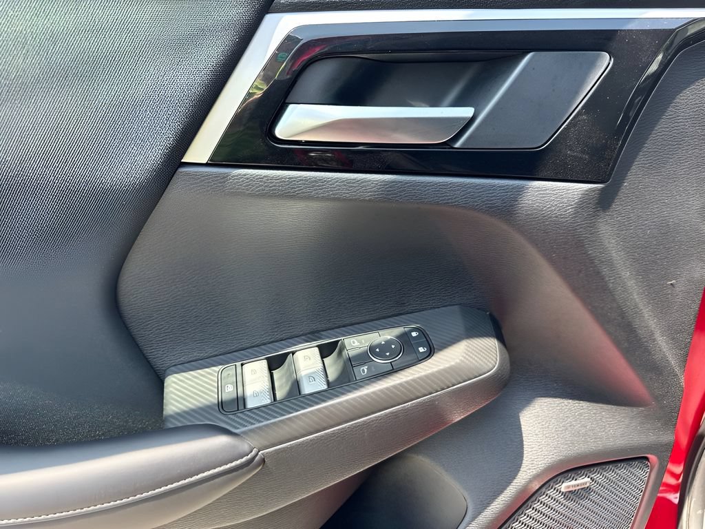 Used 2025 Mitsubishi Outlander ES FWD image 24