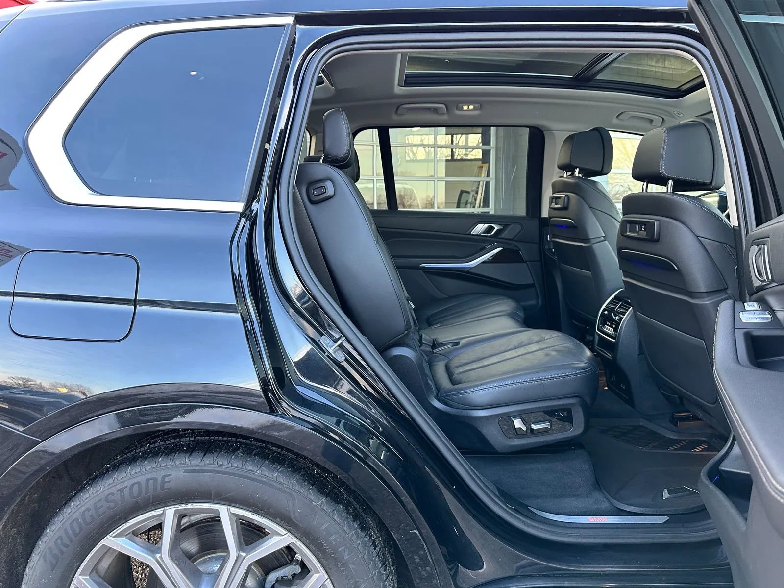 Used 2019 BMW X7 xDrive40i w/ Premium Package image 23