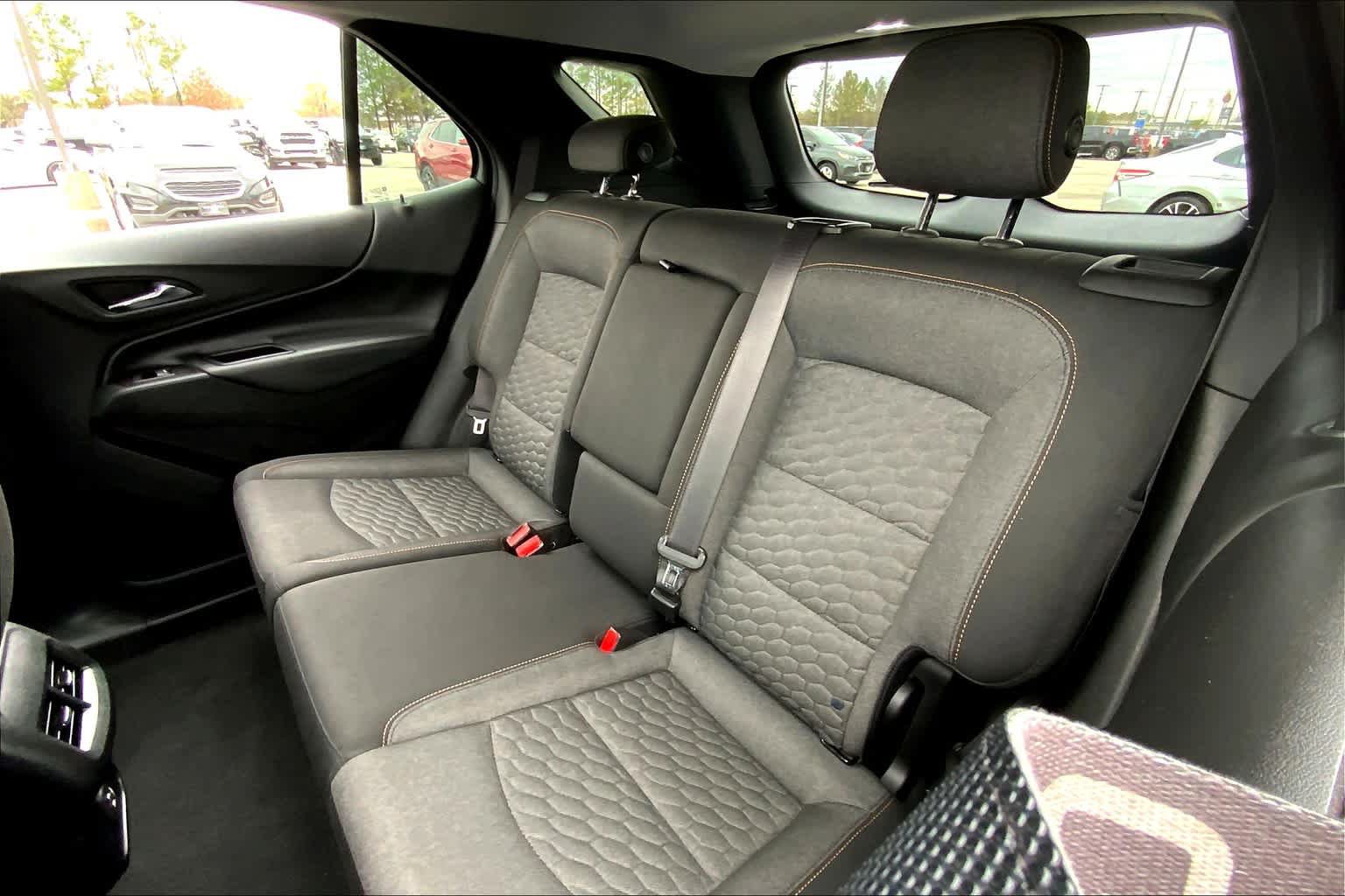 Used 2019 Chevrolet Equinox LT w/ Driver Convenience Package FWD image 18