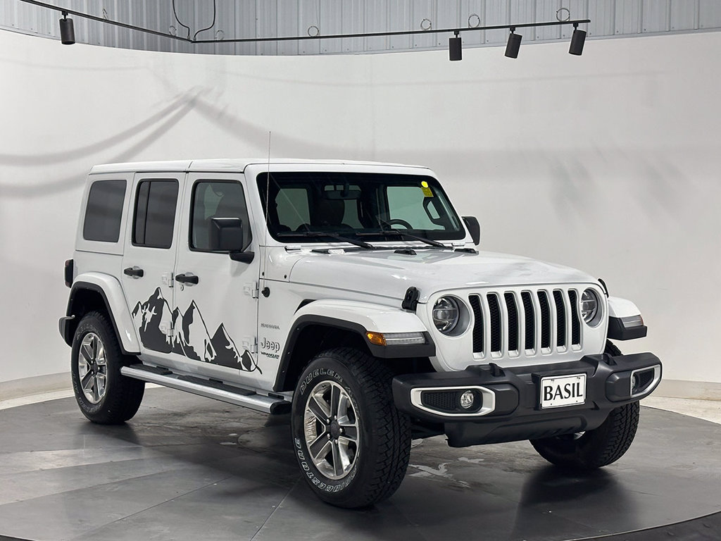 Used 2022 Jeep Wrangler Unlimited Sahara w/ LED Lighting Group AWD/4WD image 37